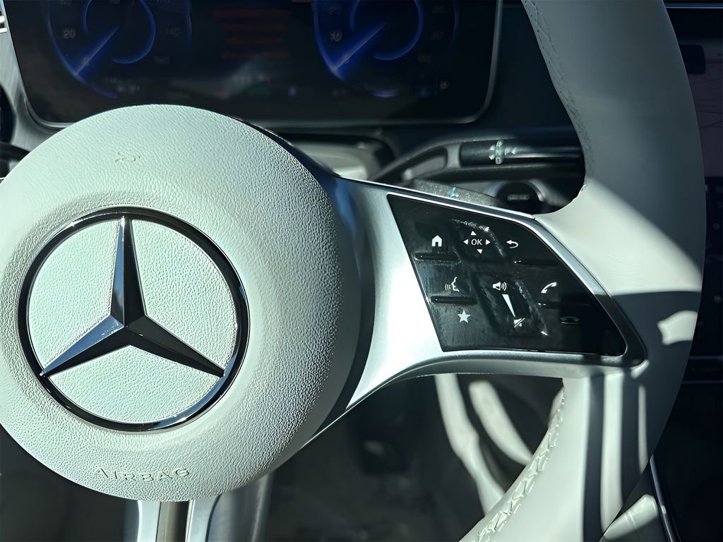 Used 2023 Mercedes-Benz EQE 500 4MATIC SUV w/ Exclusive Trim Package image 15