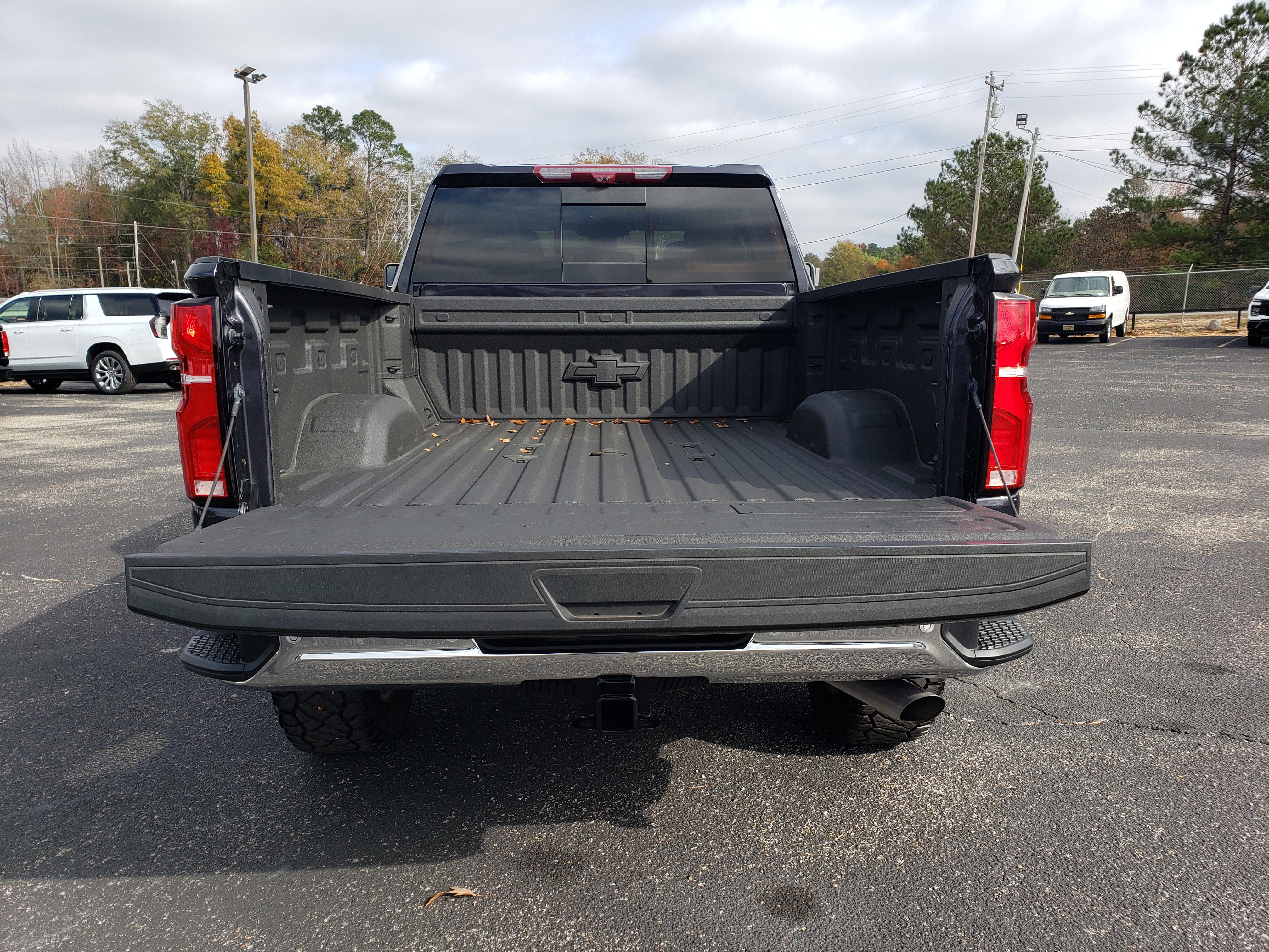 Used 2024 Chevrolet Silverado 3500 LTZ w/ LTZ Plus Package image 9