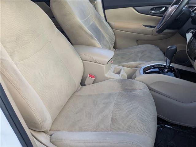 Used 2016 Nissan Rogue S w/ Appearance Package image 19