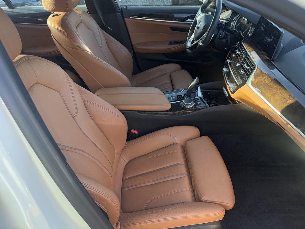 Used 2017 BMW 540i xDrive image 44