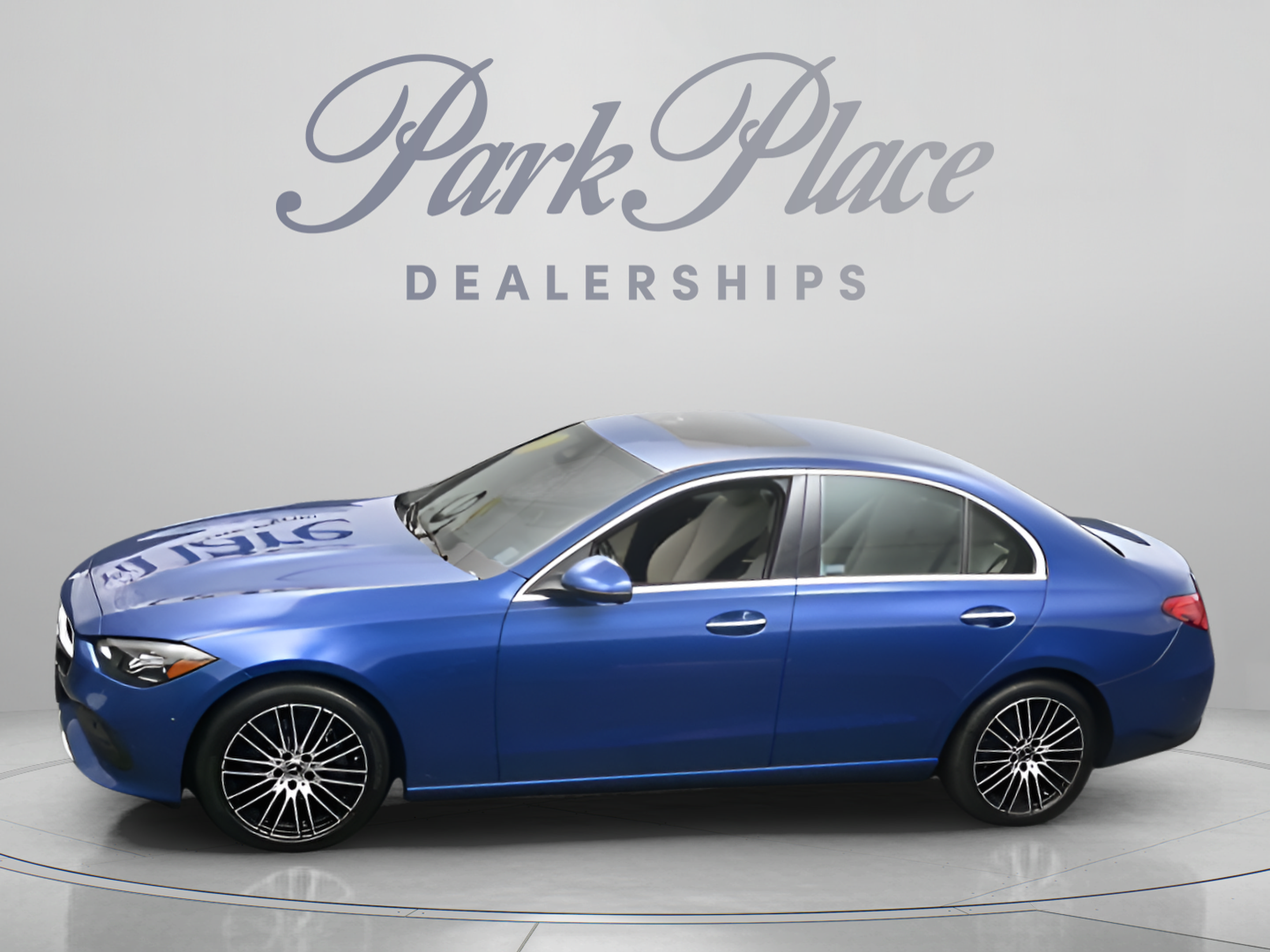 Used 2025 Mercedes-Benz C 300 Sedan image 4