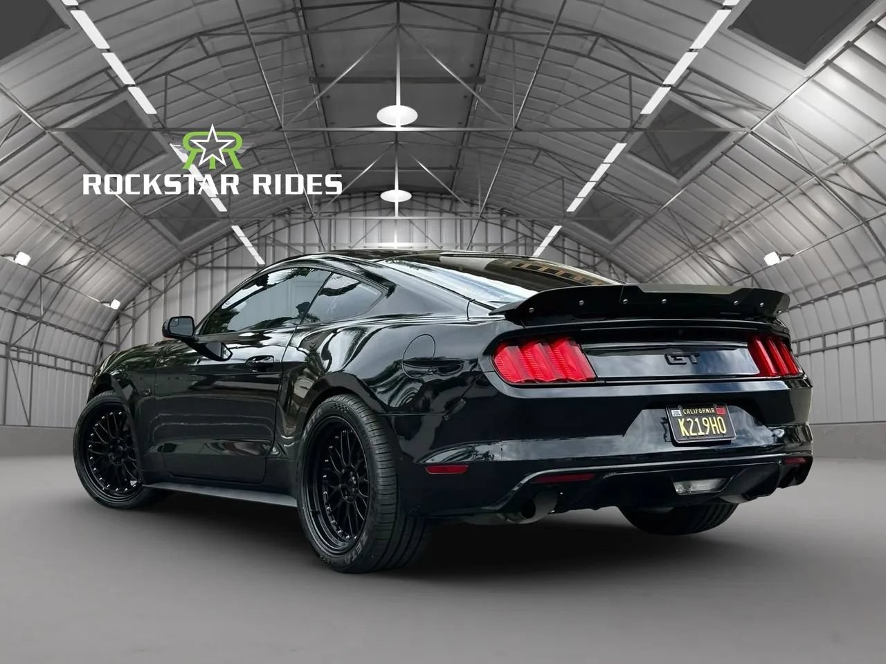 Used 2017 Ford Mustang GT RWD image 4