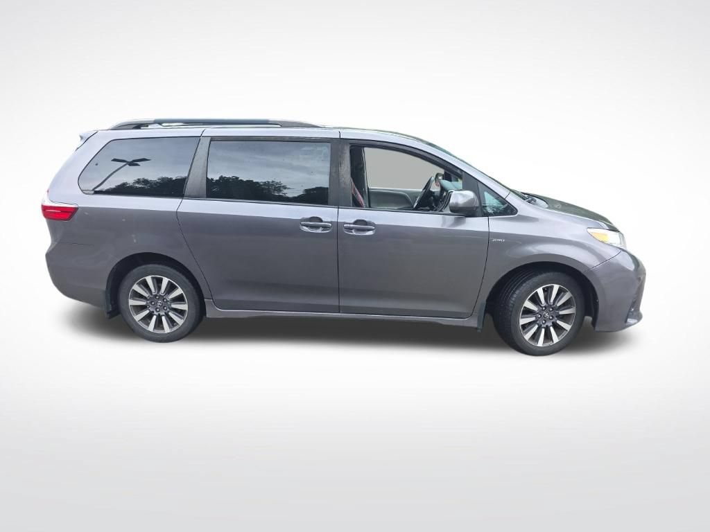 Used 2020 Toyota Sienna LE AWD/4WD image 4