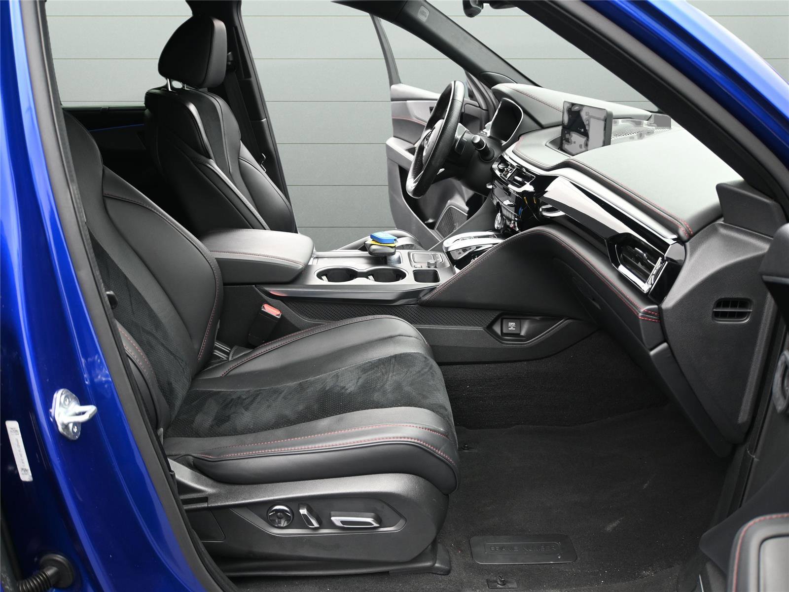 Used 2023 Acura MDX A-Spec image 17