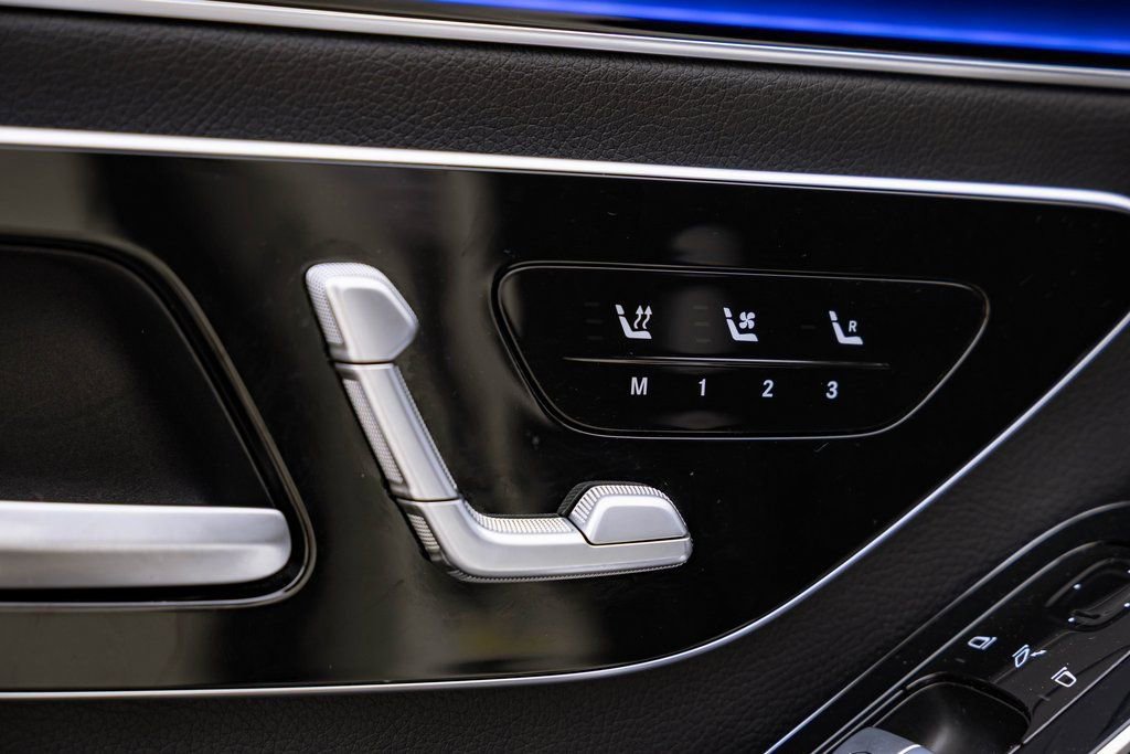 Used 2022 Mercedes-Benz S 580 4MATIC Sedan w/ AMG Line Package image 15