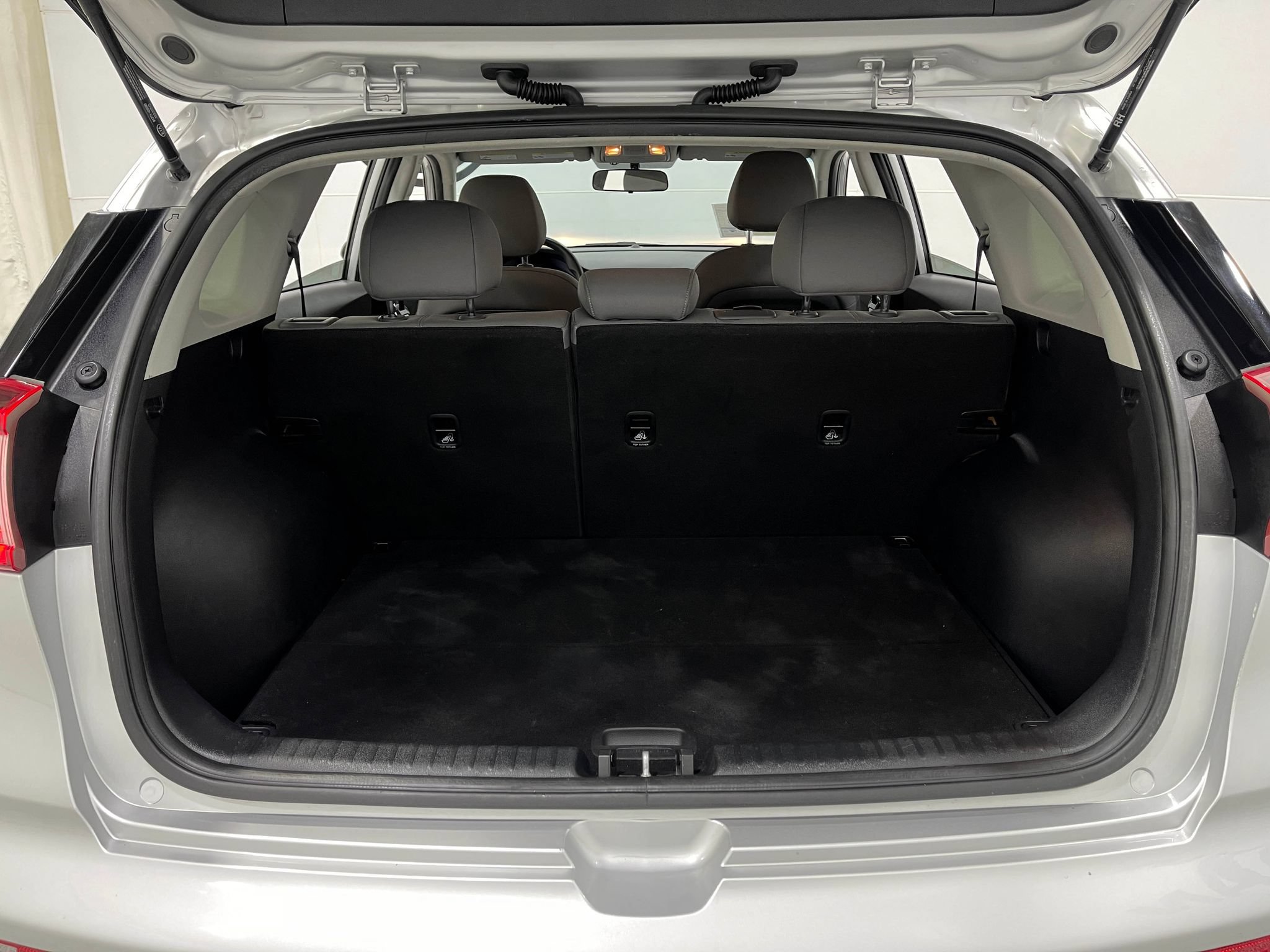 Used 2019 Kia Niro LX FWD image 24