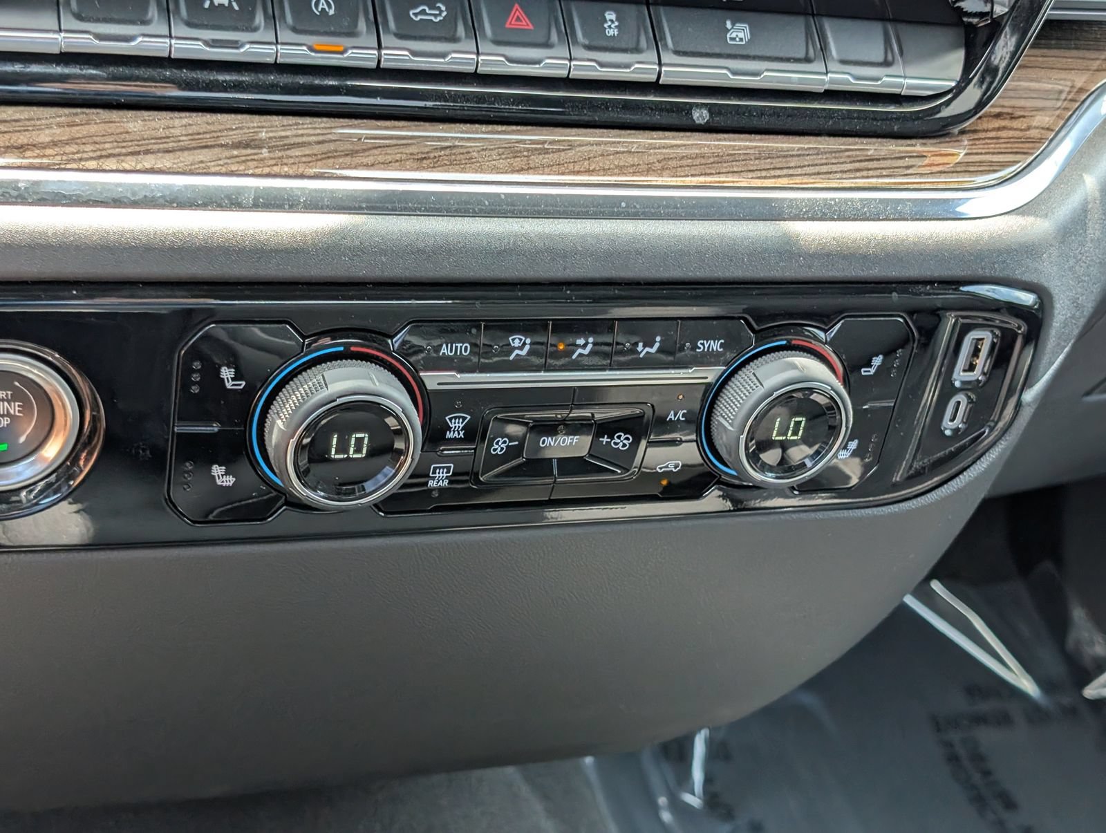 Used 2023 Chevrolet Silverado 1500 LT AWD/4WD image 26