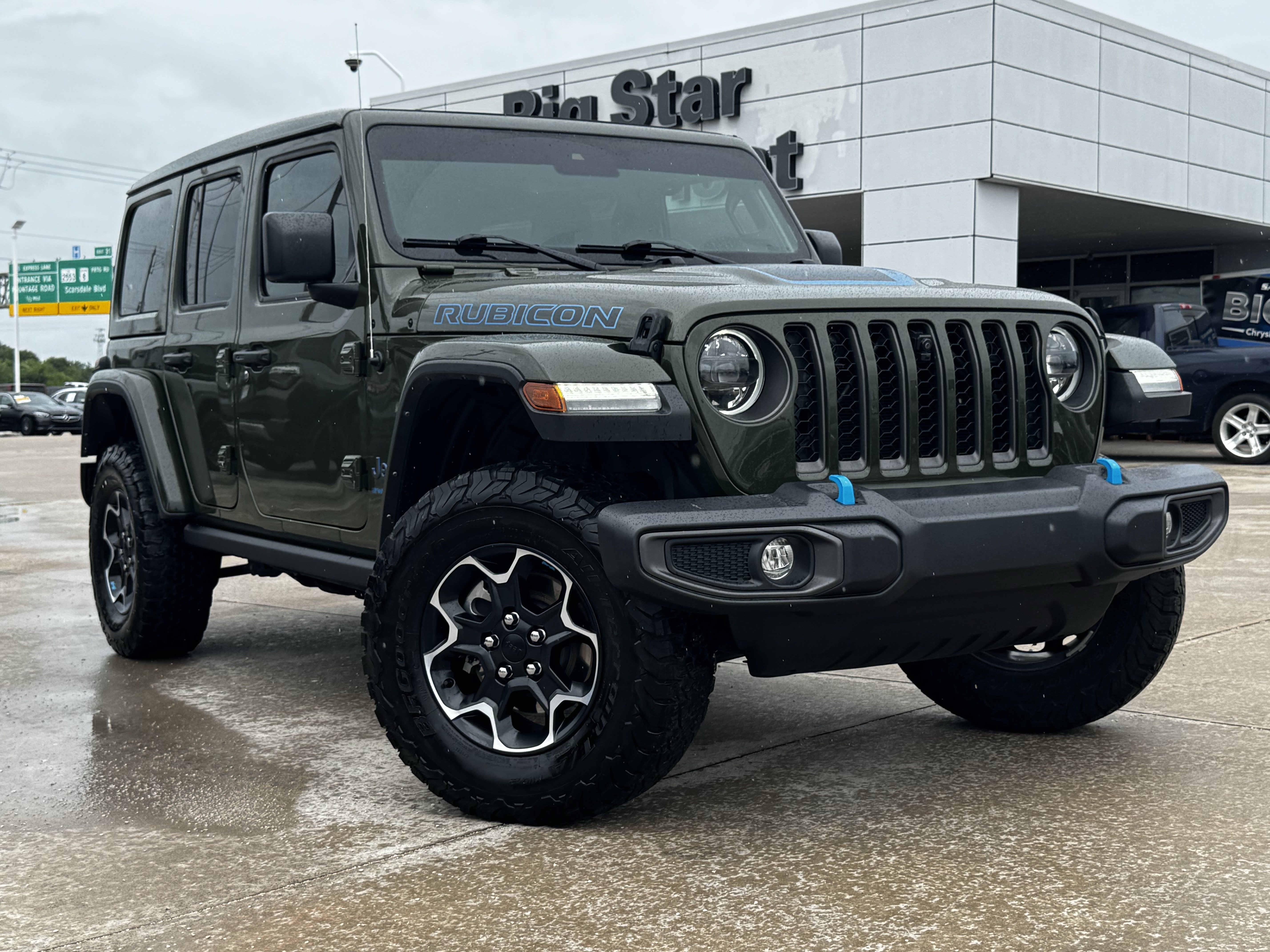 Used 2023 Jeep Wrangler Unlimited Rubicon 4xe w/ Safety Group AWD/4WD image 2