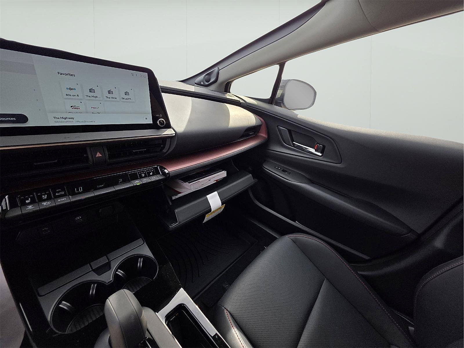 New 2026 Toyota Prius Plug-In Hybrid FWD image 27