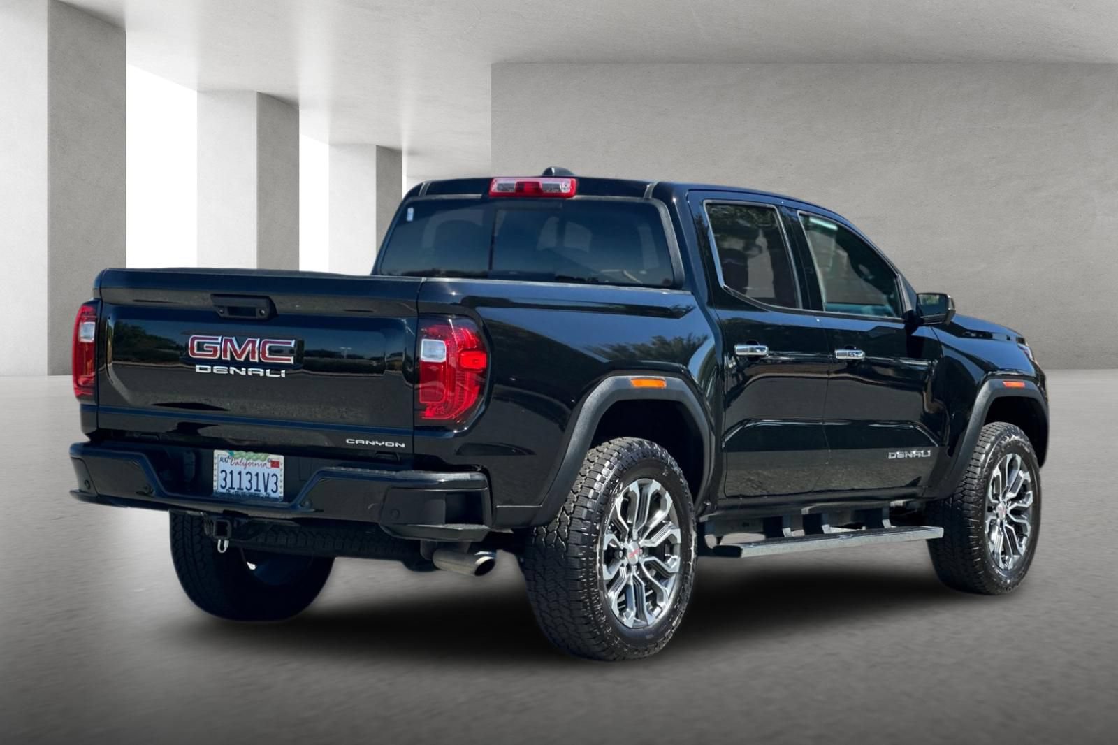 Used 2023 GMC Canyon Denali AWD/4WD image 4