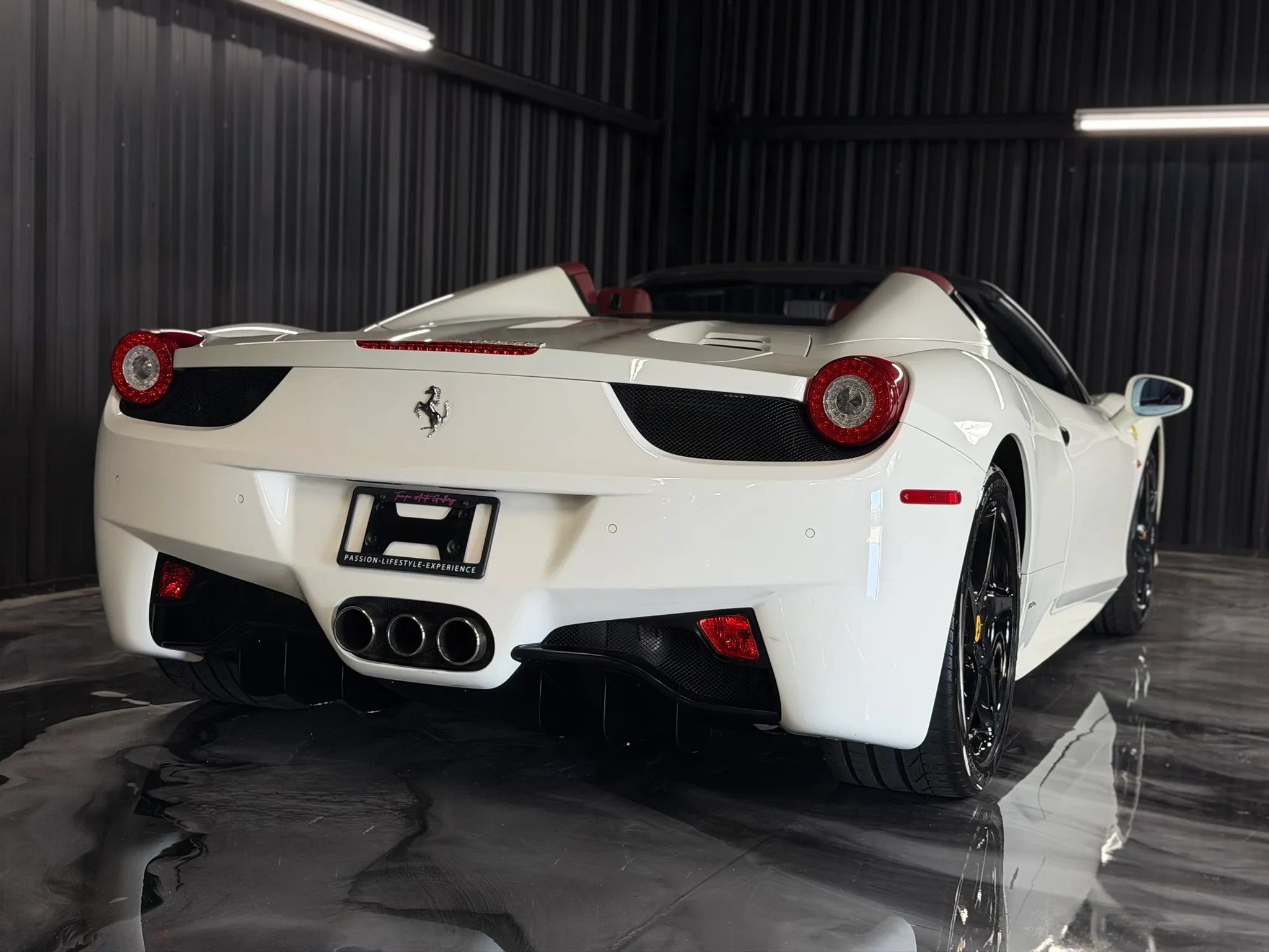 Used 2014 Ferrari 458 Spider RWD image 11