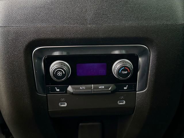 Used 2024 Chevrolet Suburban High Country image 30