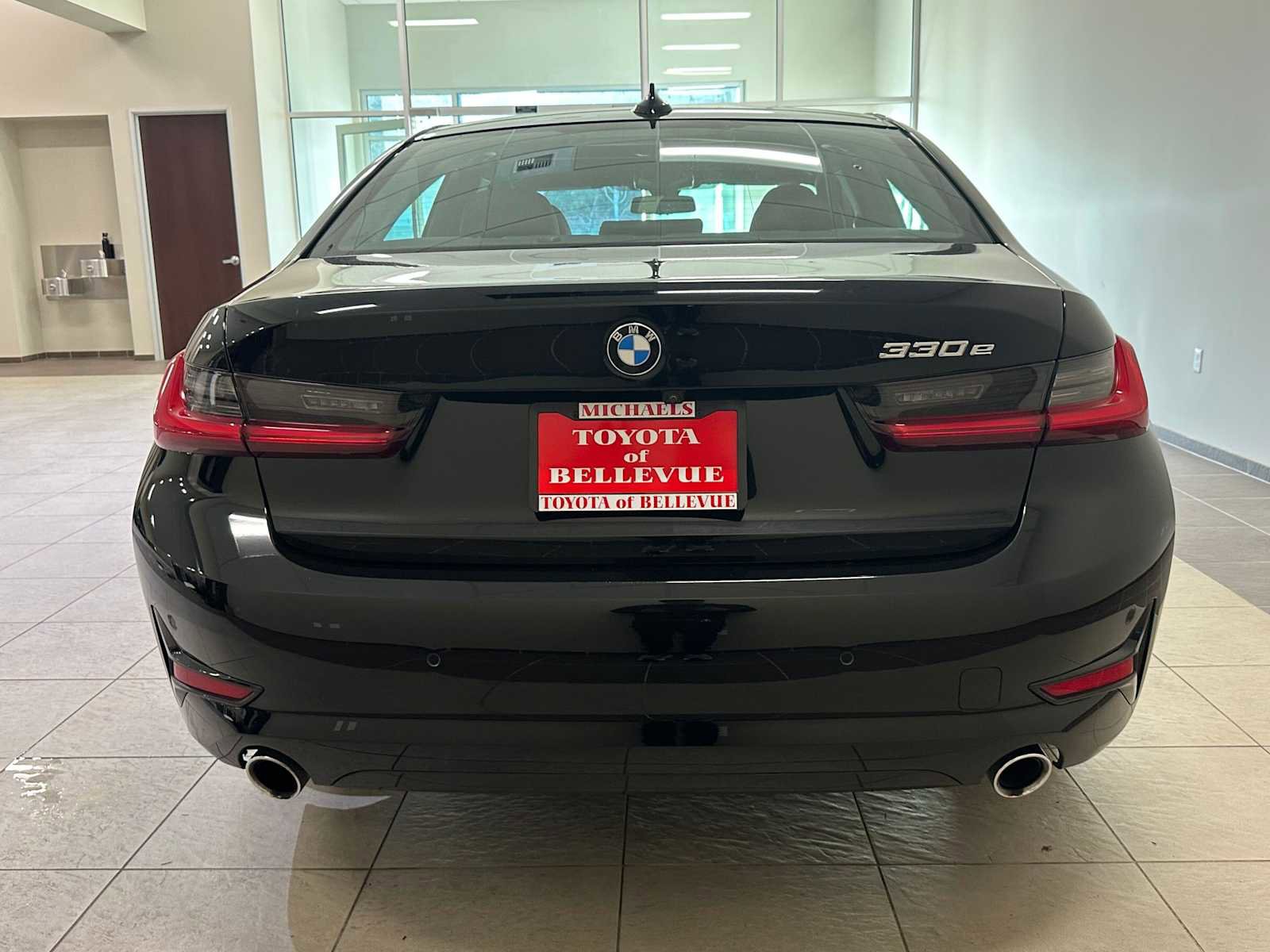 Used 2021 BMW 330e w/ Convenience Package image 5