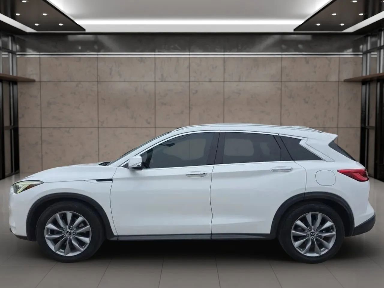 Used 2019 INFINITI QX50 Luxe FWD image 5