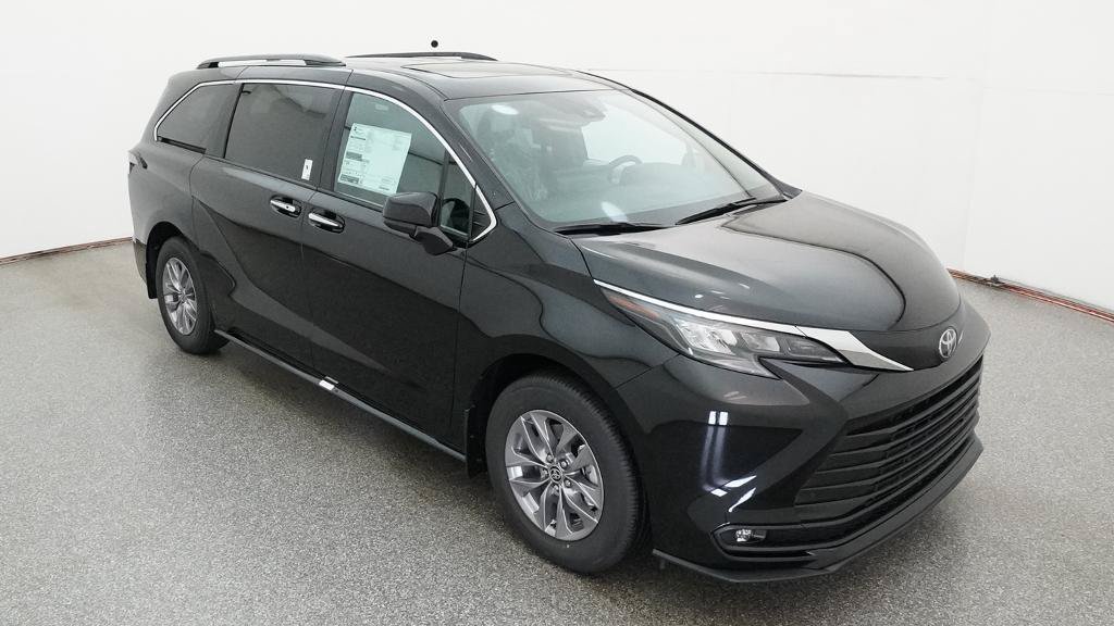 New 2026 Toyota Sienna XLE FWD image 16