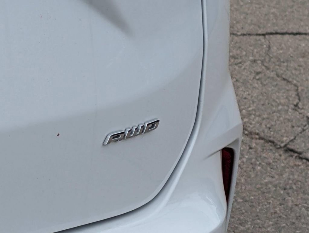 Used 2024 Ford Edge SEL AWD/4WD image 9