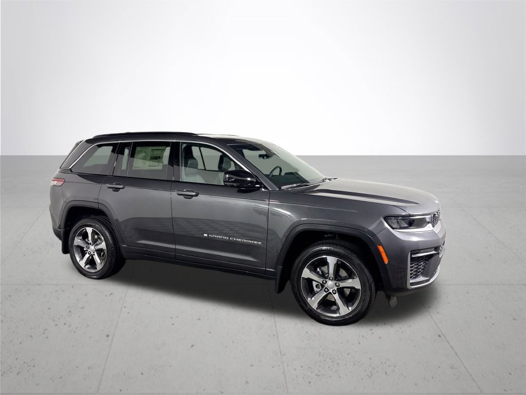 New 2026 Jeep Grand Cherokee Limited w/ MOPAR Finishing Package AWD/4WD image 4