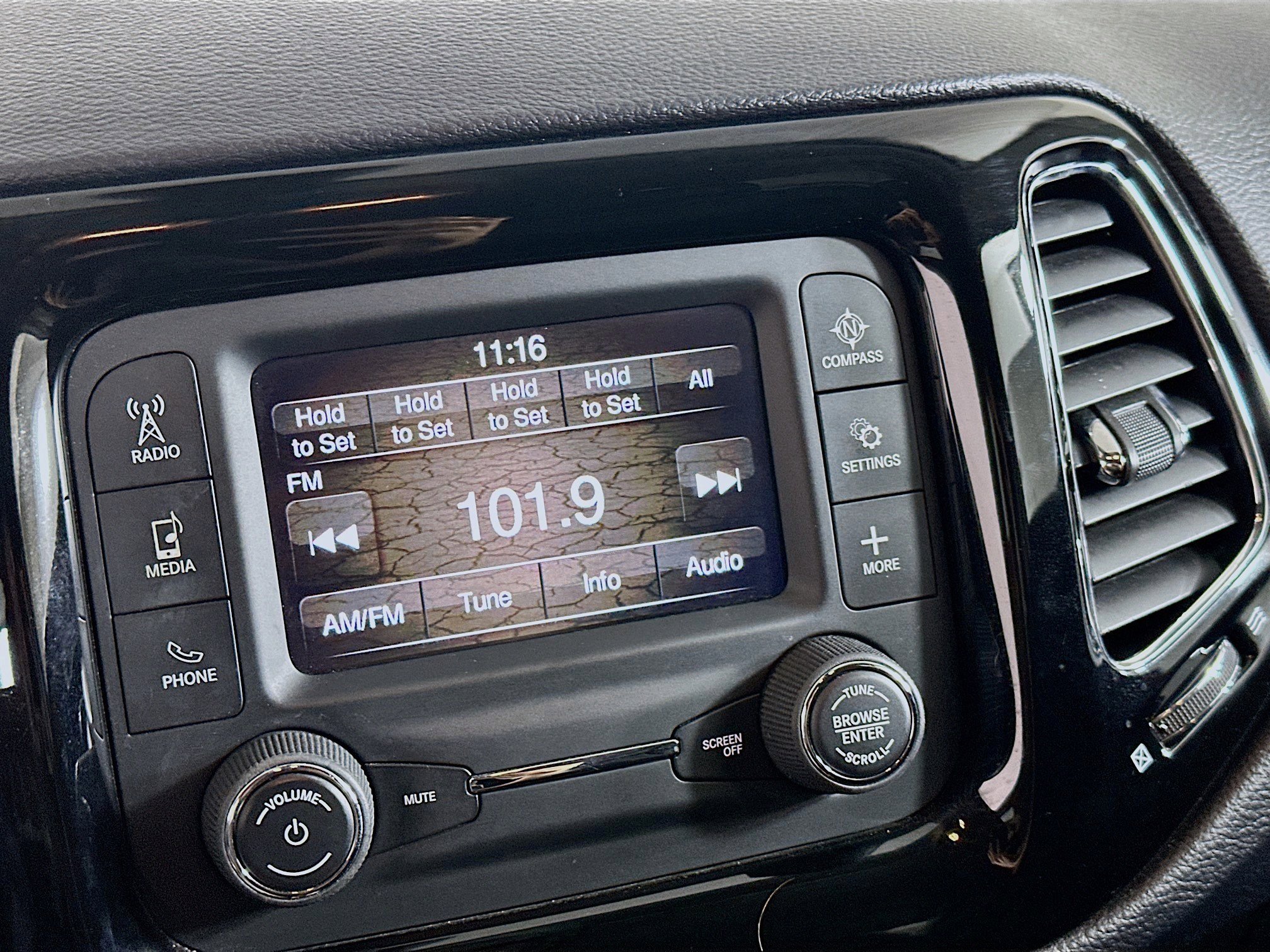 Used 2018 Jeep Compass Altitude image 19