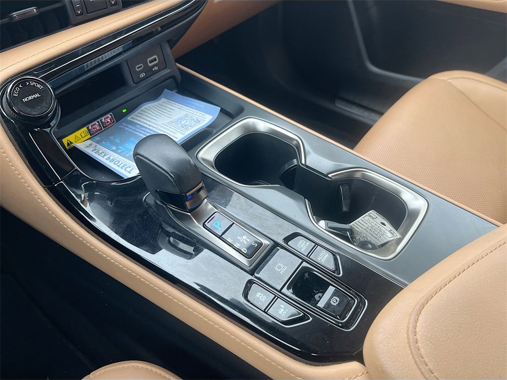 Used 2024 Lexus NX 450h+ AWD w/ Luxury Package image 17