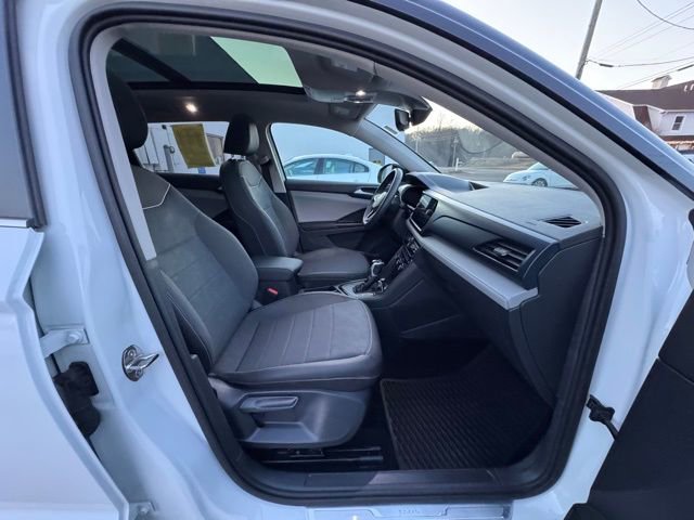 Certified 2024 Volkswagen Taos SE w/ Panoramic Sunroof Package image 24