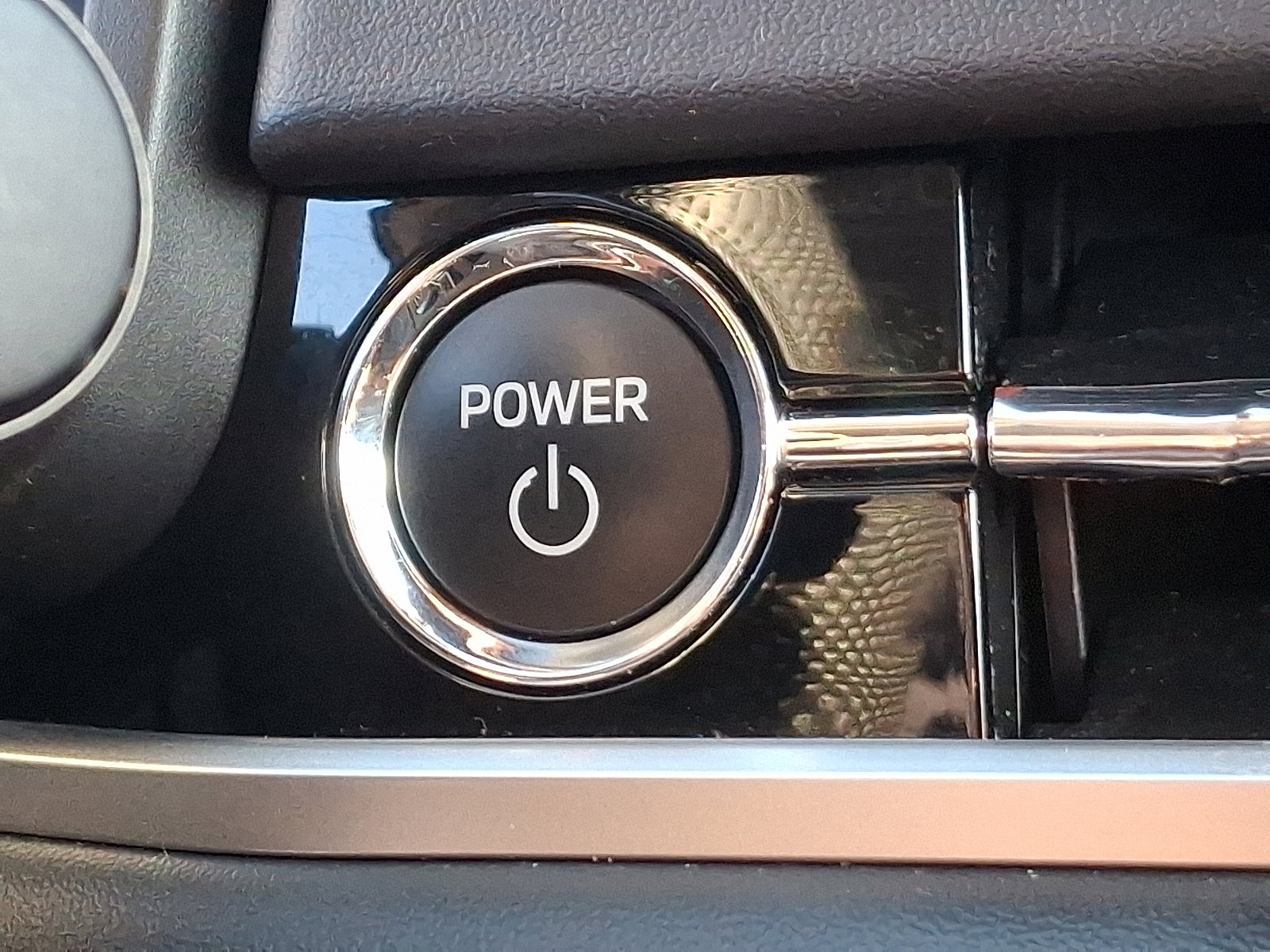 Used 2023 Mitsubishi Outlander SE image 22