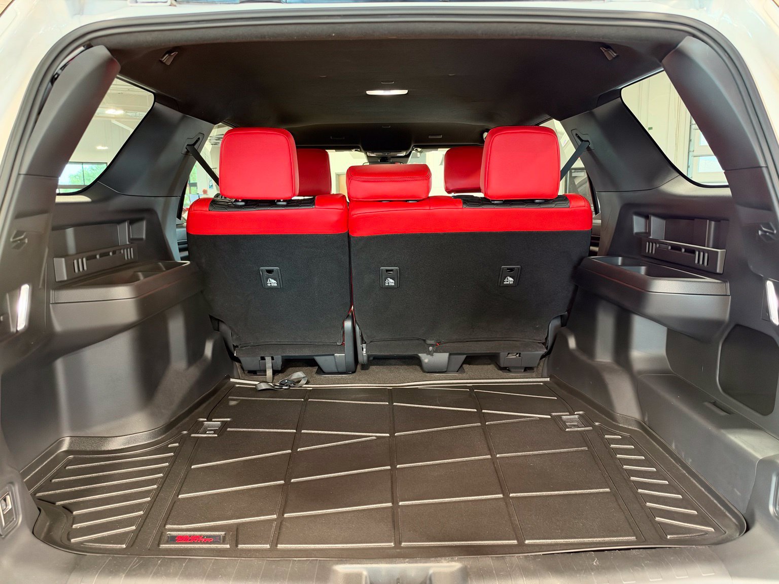 Used 2025 Toyota 4Runner SR5 AWD/4WD image 40