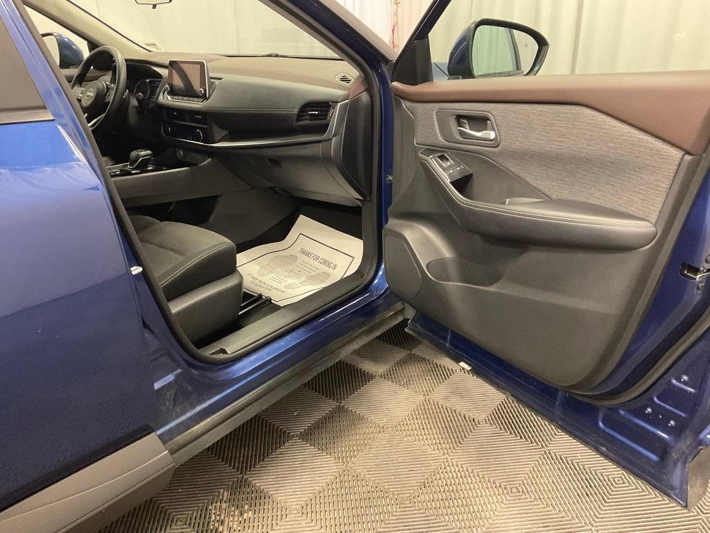 Used 2023 Nissan Rogue SV AWD/4WD image 29