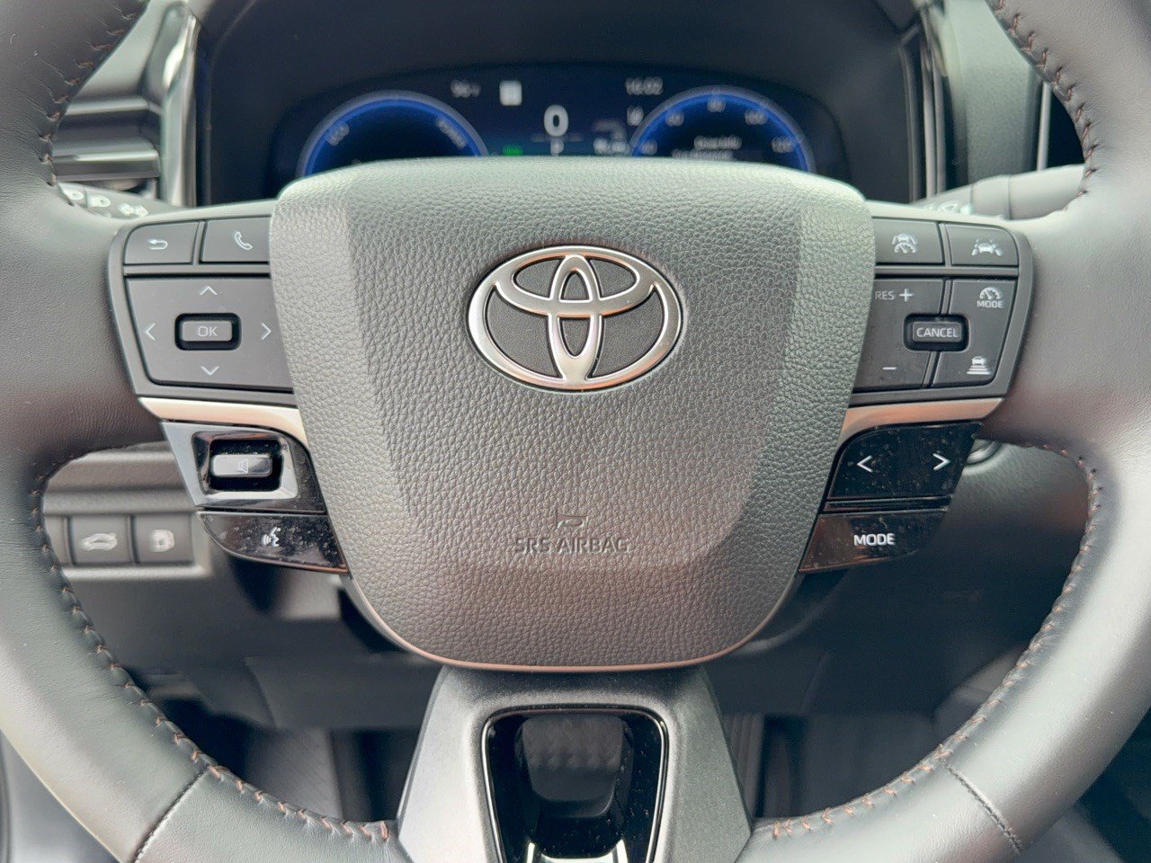 Used 2025 Toyota Camry XLE FWD image 10