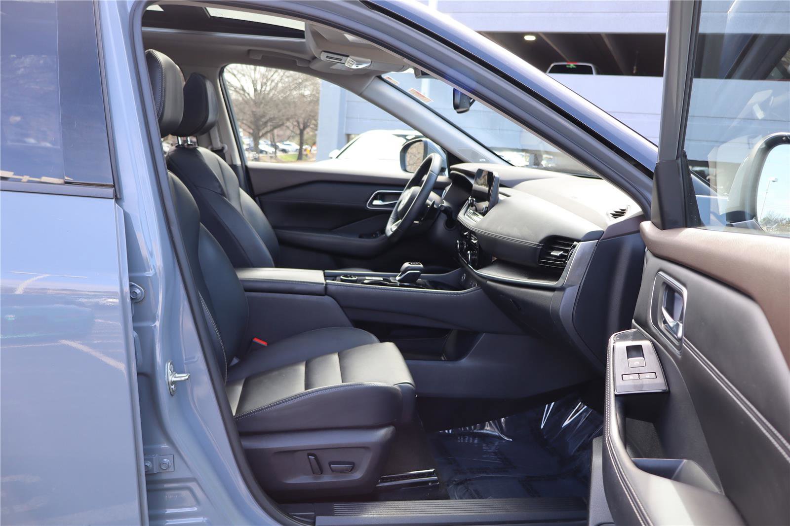 Used 2021 Nissan Rogue SL w/ Premium Package image 27