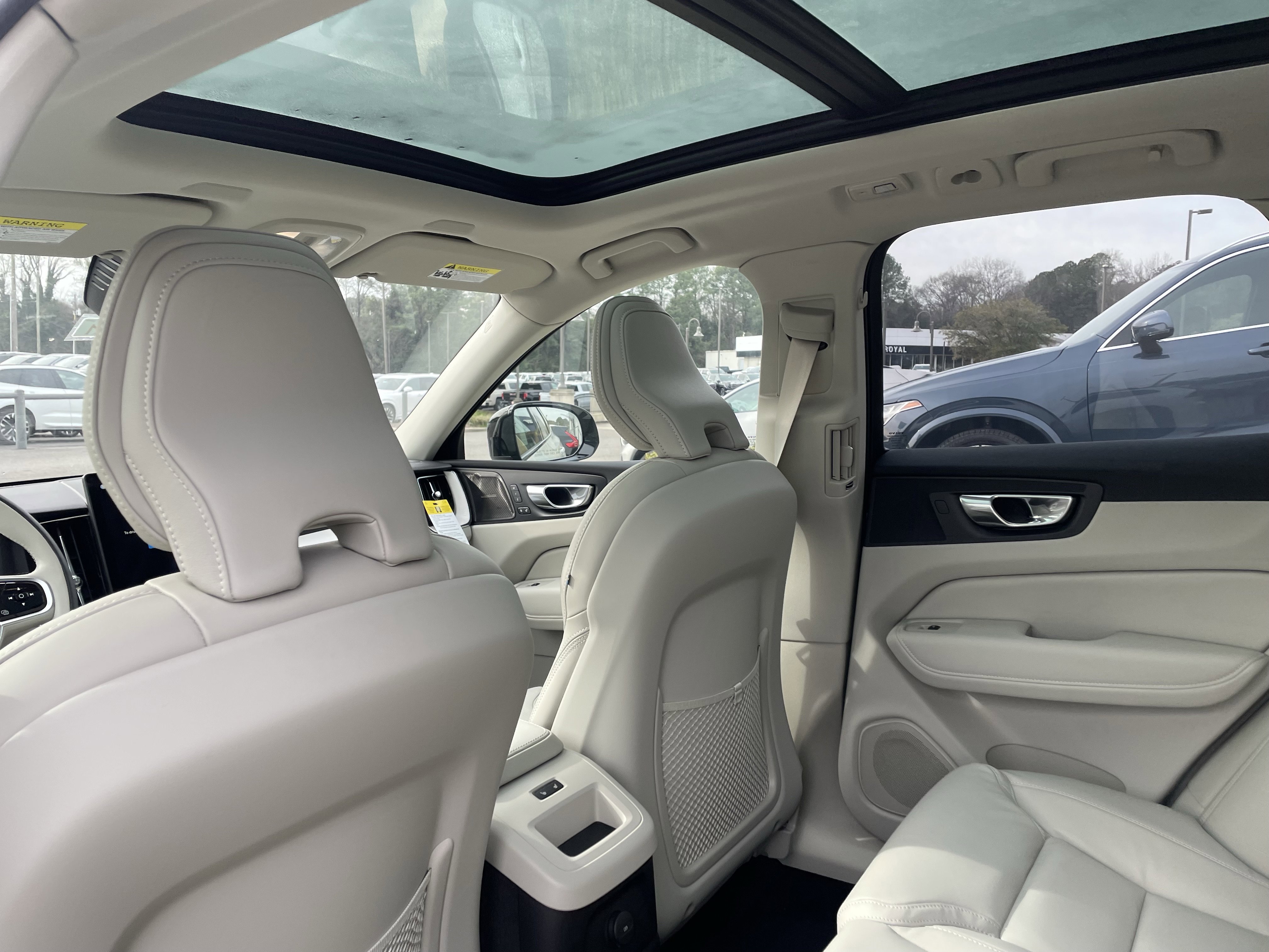 New 2026 Volvo XC60 T8 Ultra w/ Protection Package Premier image 13