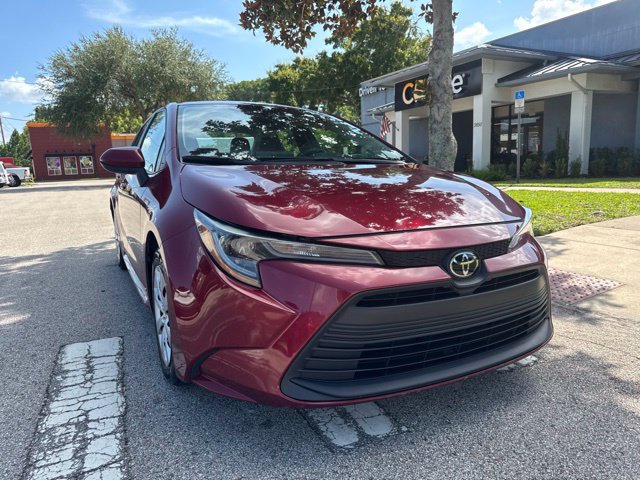 Used 2024 Toyota Corolla LE FWD image 2