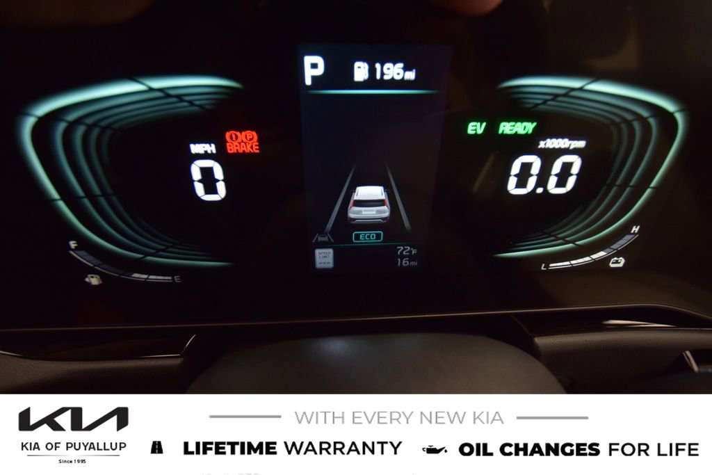 New 2025 Kia Niro EX Touring image 18