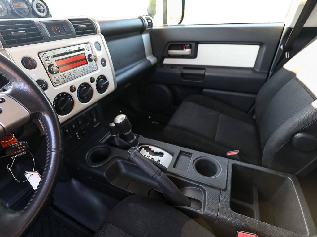 Used 2013 Toyota FJ Cruiser 4WD w/ Upgrade Pkg image 20