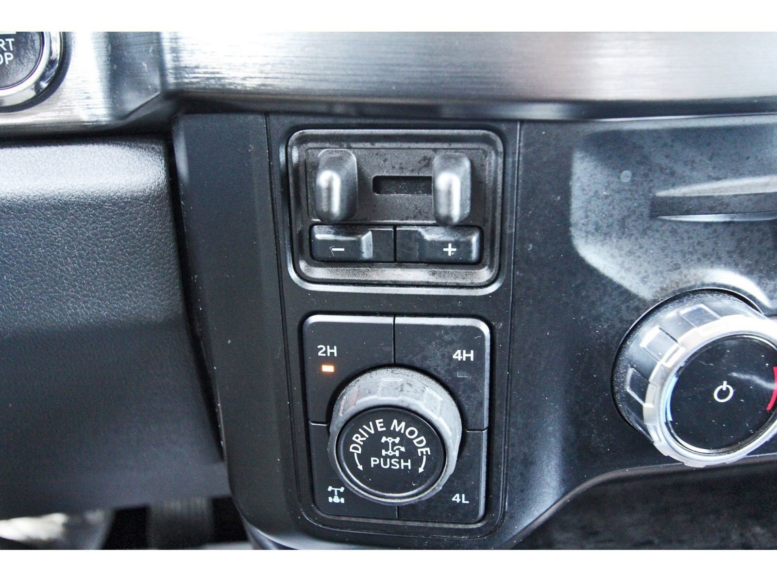 Used 2024 Ford F250 Lariat w/ Lariat Ultimate Package image 29