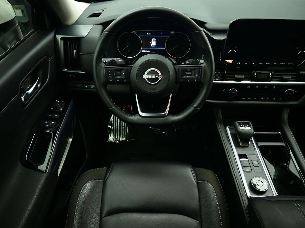 Used 2024 Nissan Pathfinder SL image 5