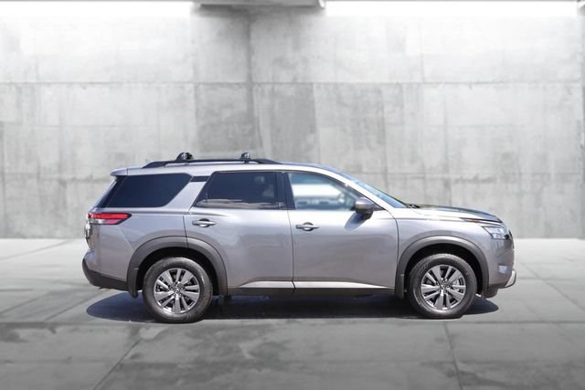 Certified 2025 Nissan Pathfinder SV w/ SV Premium Package FWD image 5