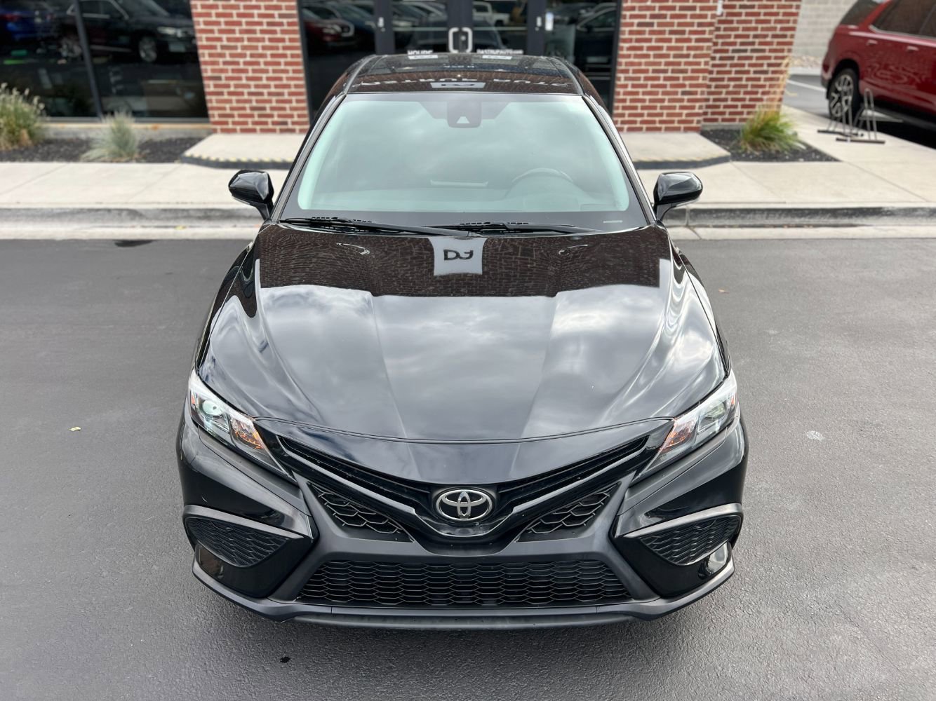 Used 2021 Toyota Camry SE image 9