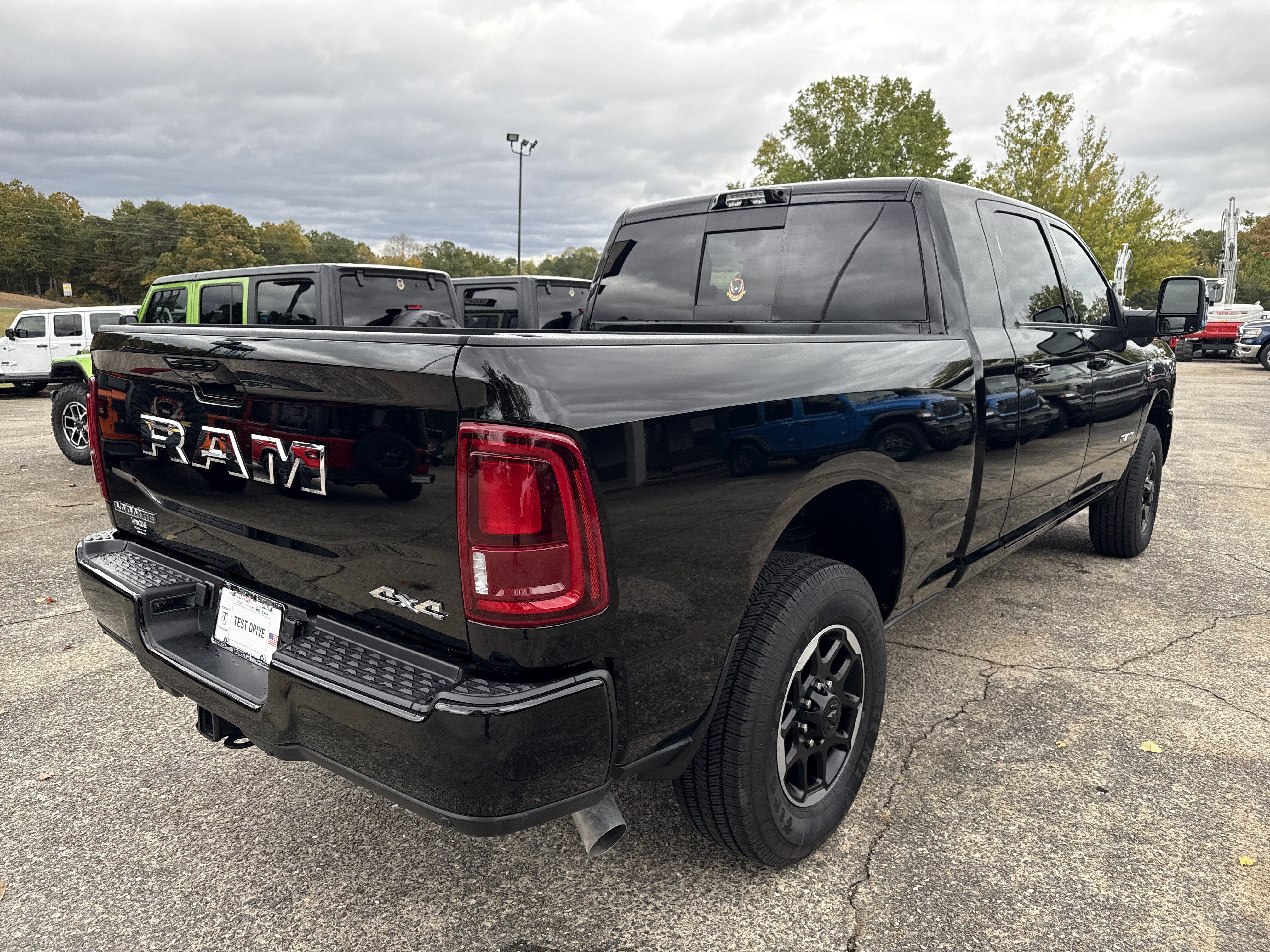 New 2025 RAM 2500 Laramie w/ Towing Technology Group AWD/4WD image 7