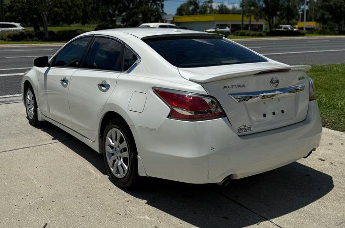 Used 2015 Nissan Altima 3.5 SL image 2