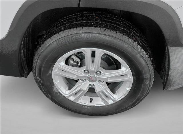 Used 2024 GMC Terrain SLE image 9
