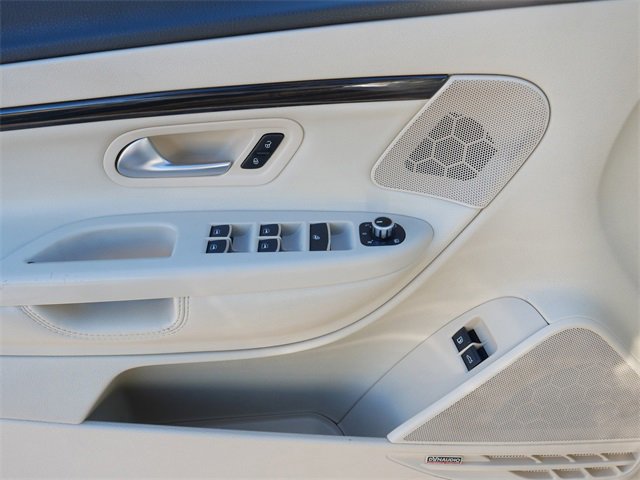 Used 2014 Volkswagen Eos Executive image 16