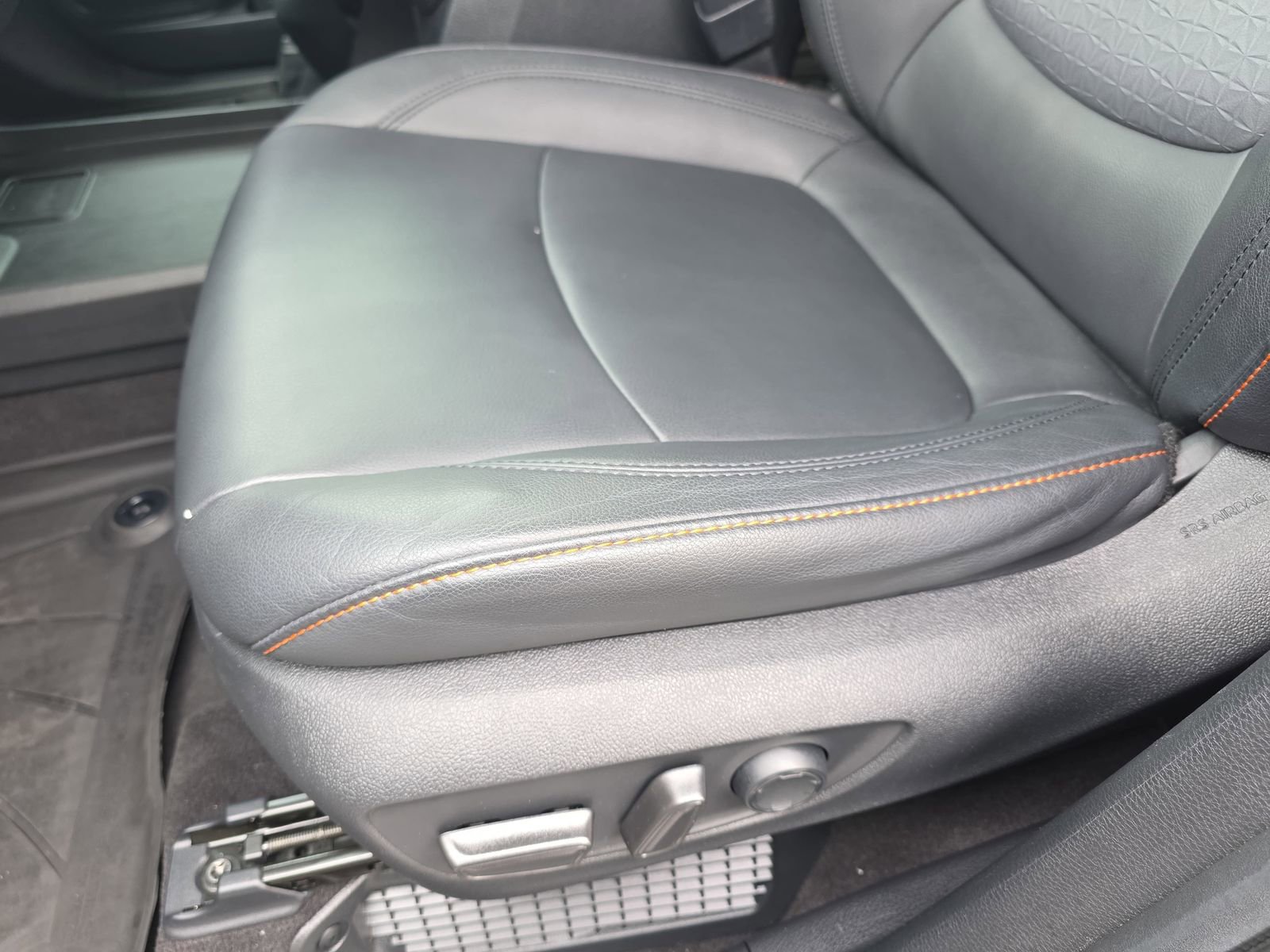 Used 2022 Toyota Sienna XSE image 29