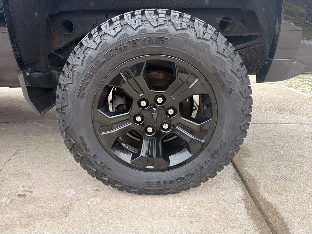 Used 2018 Chevrolet Silverado 1500 LT w/ Midnight Edition image 42