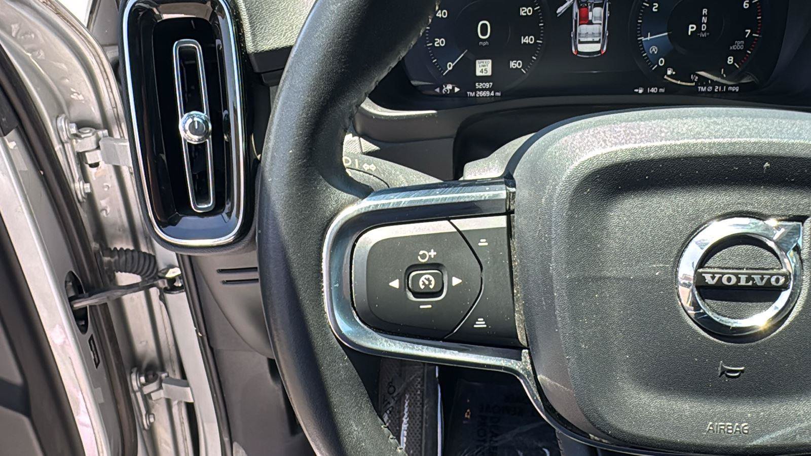 Used 2019 Volvo XC40 T5 Inscription AWD/4WD image 13