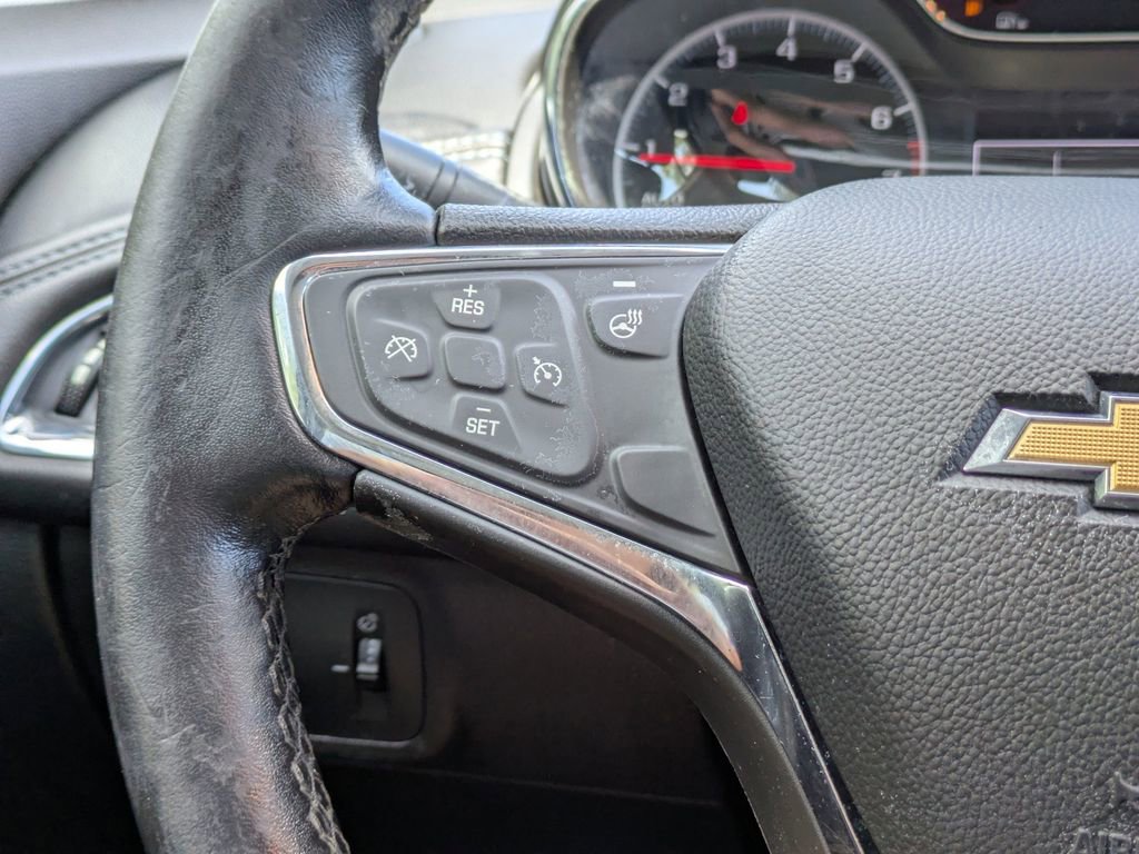 Used 2019 Chevrolet Cruze Premier image 22