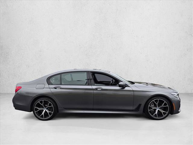 Used 2017 BMW 750i RWD image 4