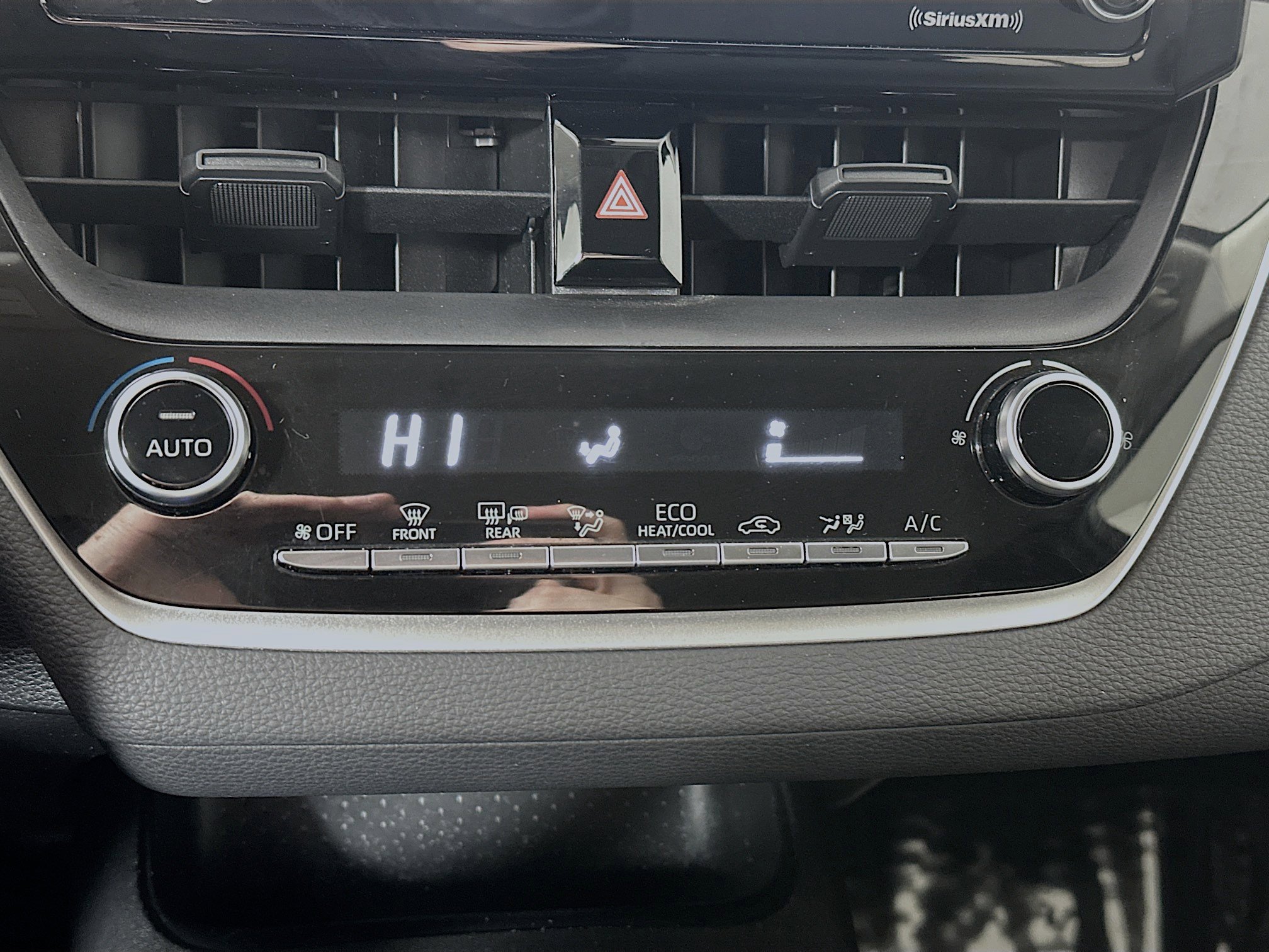 Used 2022 Toyota Corolla LE image 14