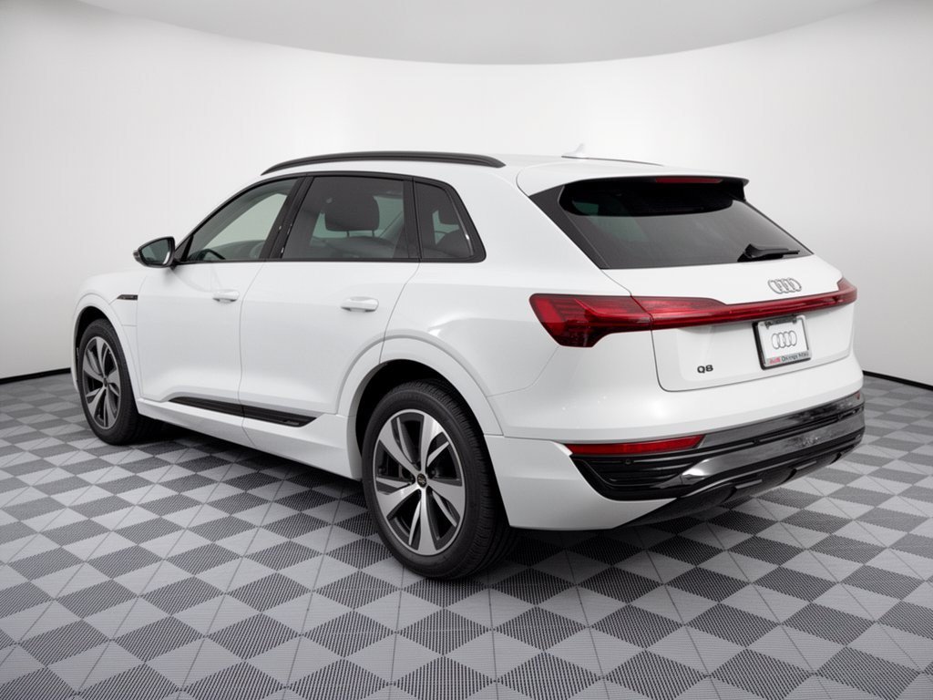 Used 2024 Audi Q8 e-tron Premium AWD/4WD image 3