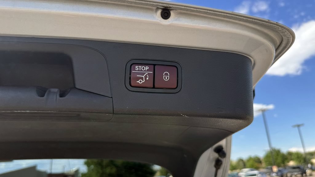 Used 2019 Mercedes-Benz GLC 300 4MATIC image 13