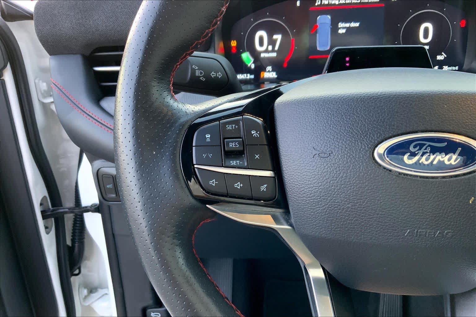 Used 2025 Ford Explorer ST-Line w/ ST-Line Street Pack AWD/4WD image 20